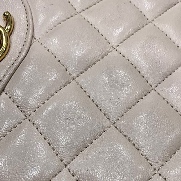 Chanel Classic Flap Bag - Picture 6 of 10